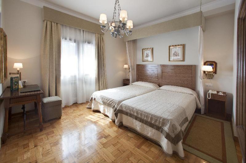 Parador De Teruel Szoba fotó